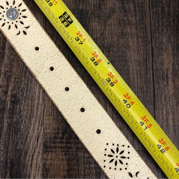 Lucky Brand Laser Cut Leather Belt Western Crackle Distressed Size Large Cream - Picture 10 of 13